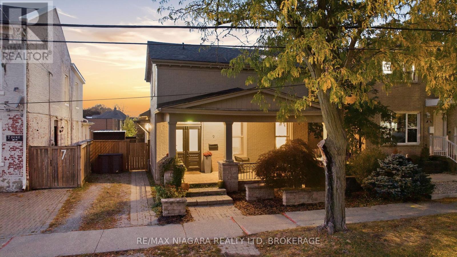 9 Duke Street, St. Catharines, Ontario  L2R 5W1 - Photo 2 - X14101430