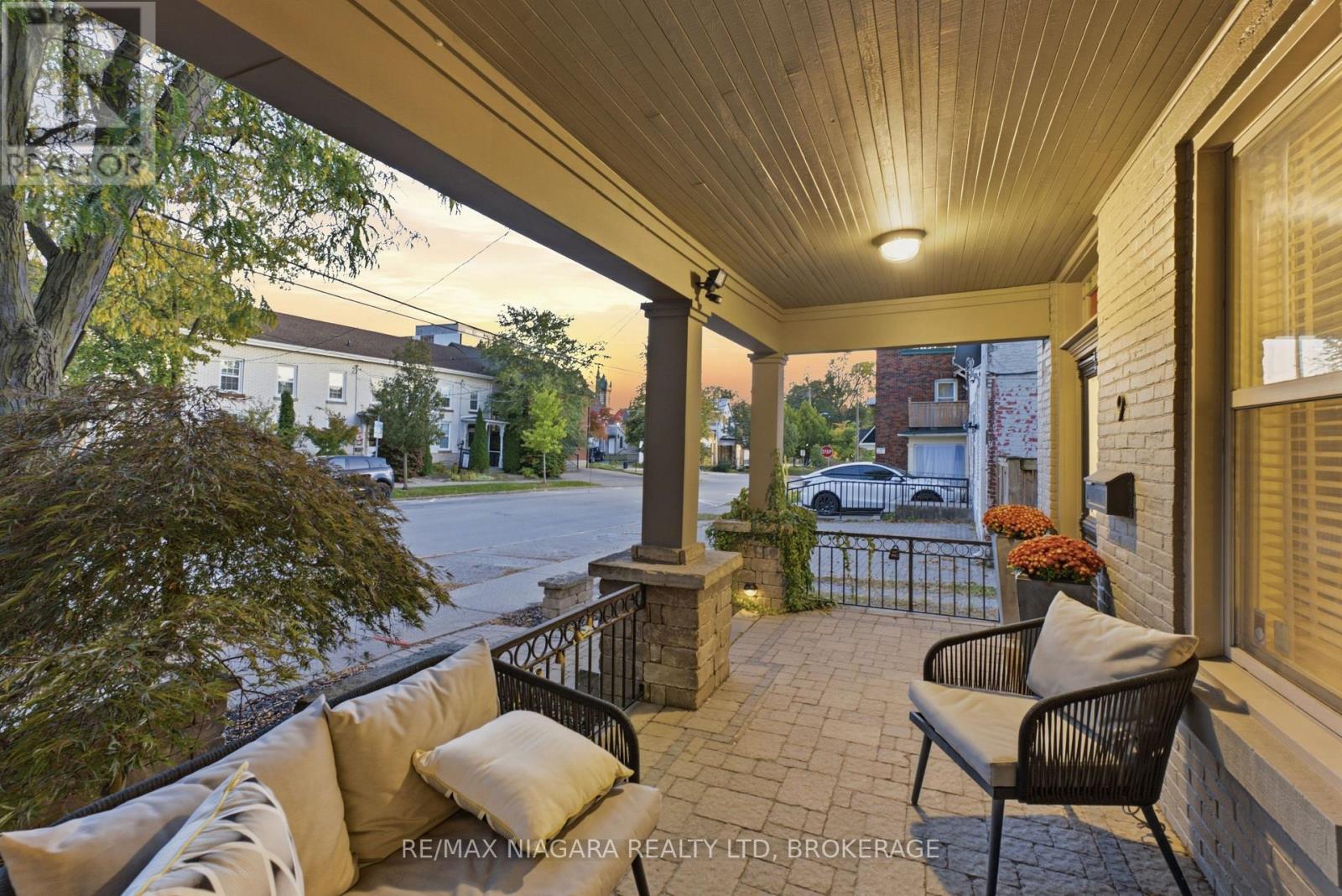 9 Duke Street, St. Catharines, Ontario  L2R 5W1 - Photo 4 - X14101430