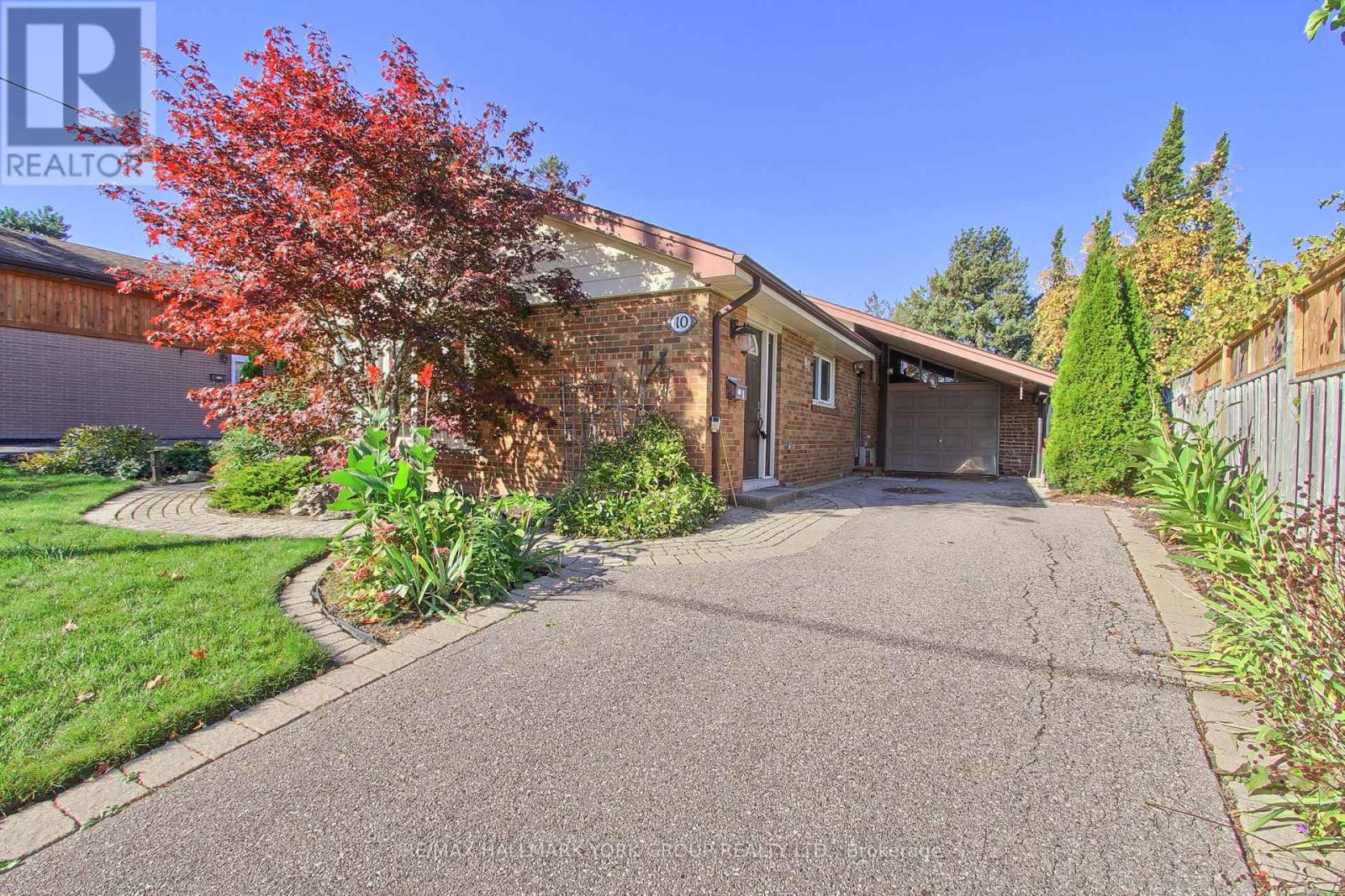10 HAREFIELD DRIVE, Toronto, Ontario
