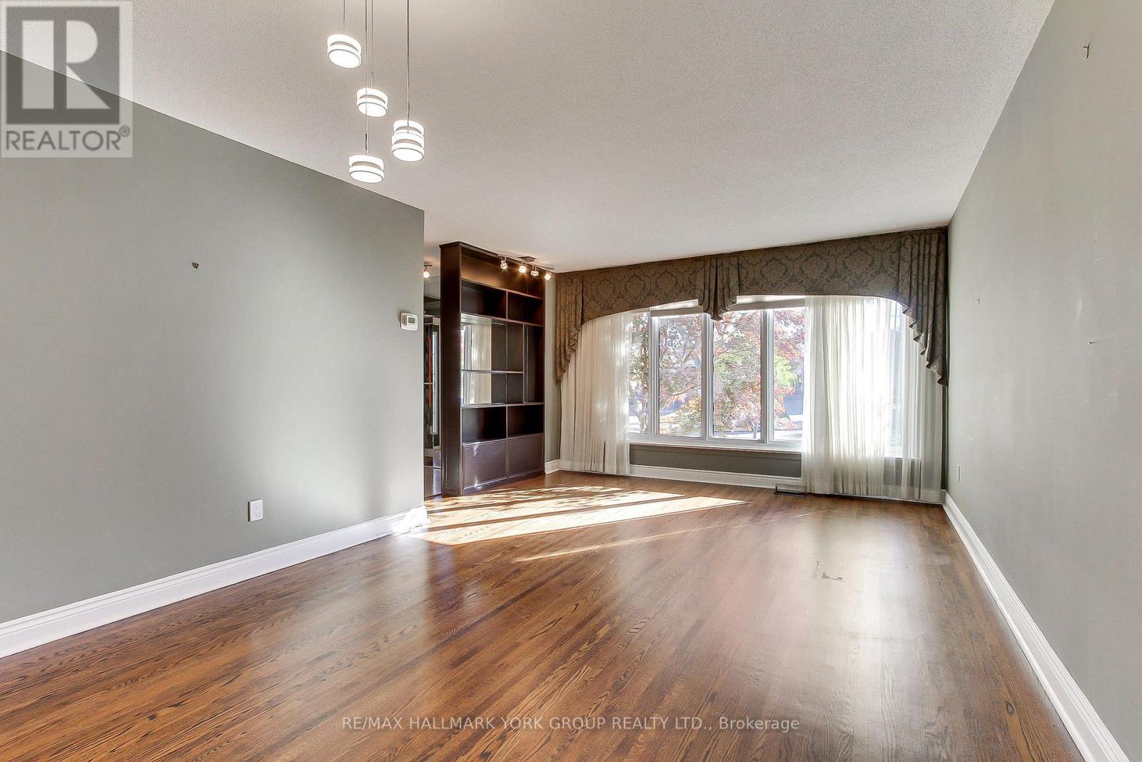 10 Harefield Drive, Toronto, Ontario  M9W 4C7 - Photo 11 - W14101250