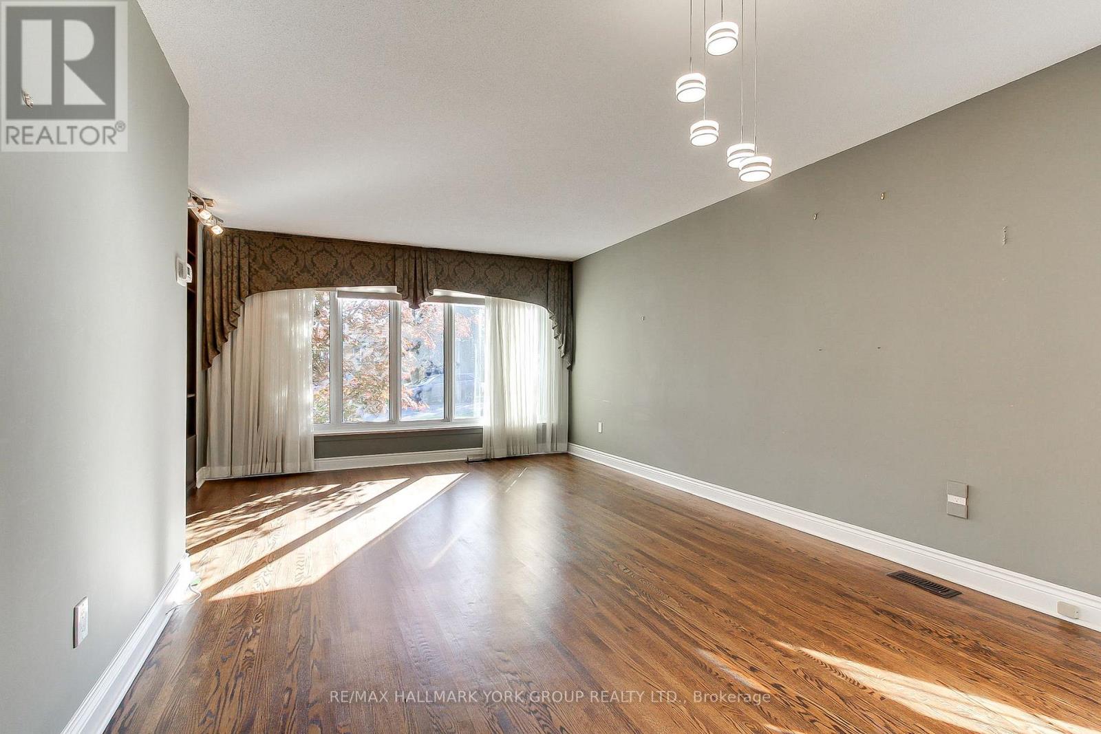 10 Harefield Drive, Toronto, Ontario  M9W 4C7 - Photo 16 - W14101250