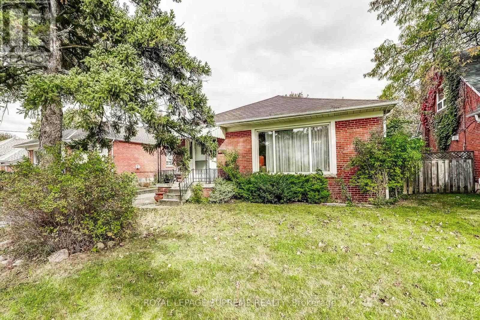 19 Bridgetown Drive, Toronto, Ontario  M9C 2P5 - Photo 6 - W14101276