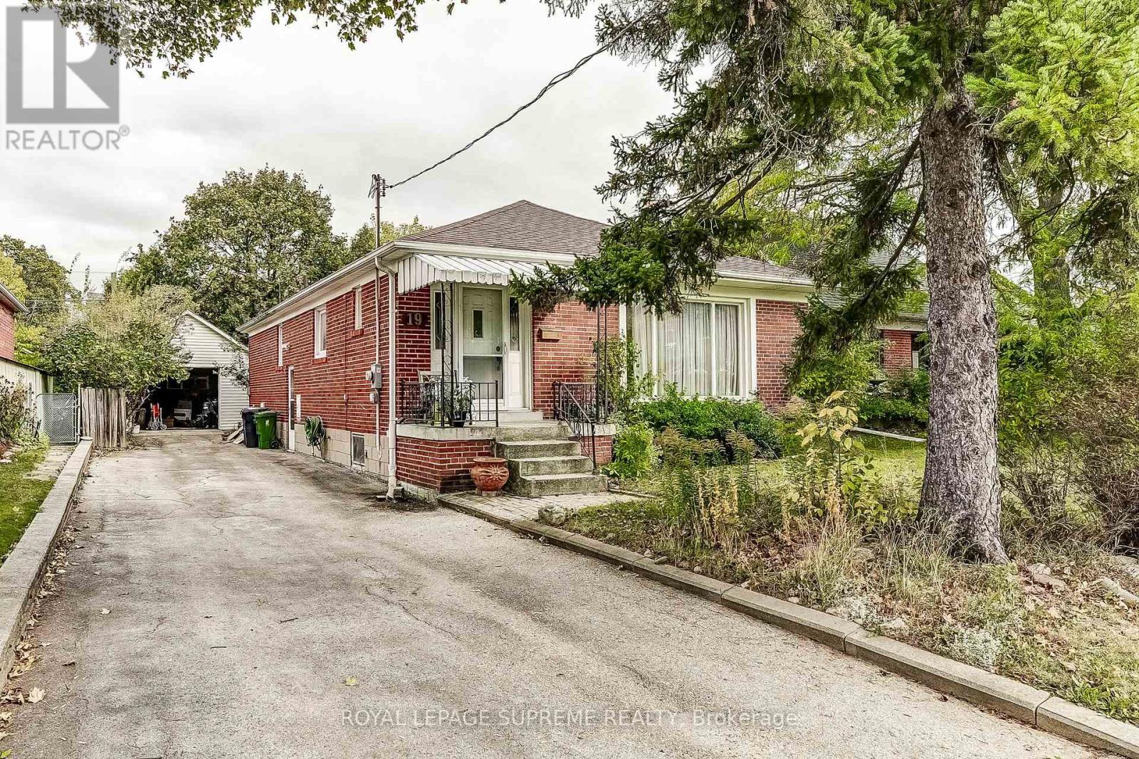 19 Bridgetown Drive, Toronto, Ontario  M9C 2P5 - Photo 8 - W14101276