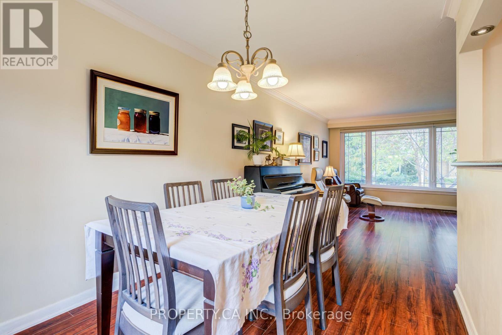 2302 Redfern Road, Burlington, Ontario  L7R 1X3 - Photo 10 - W14101360