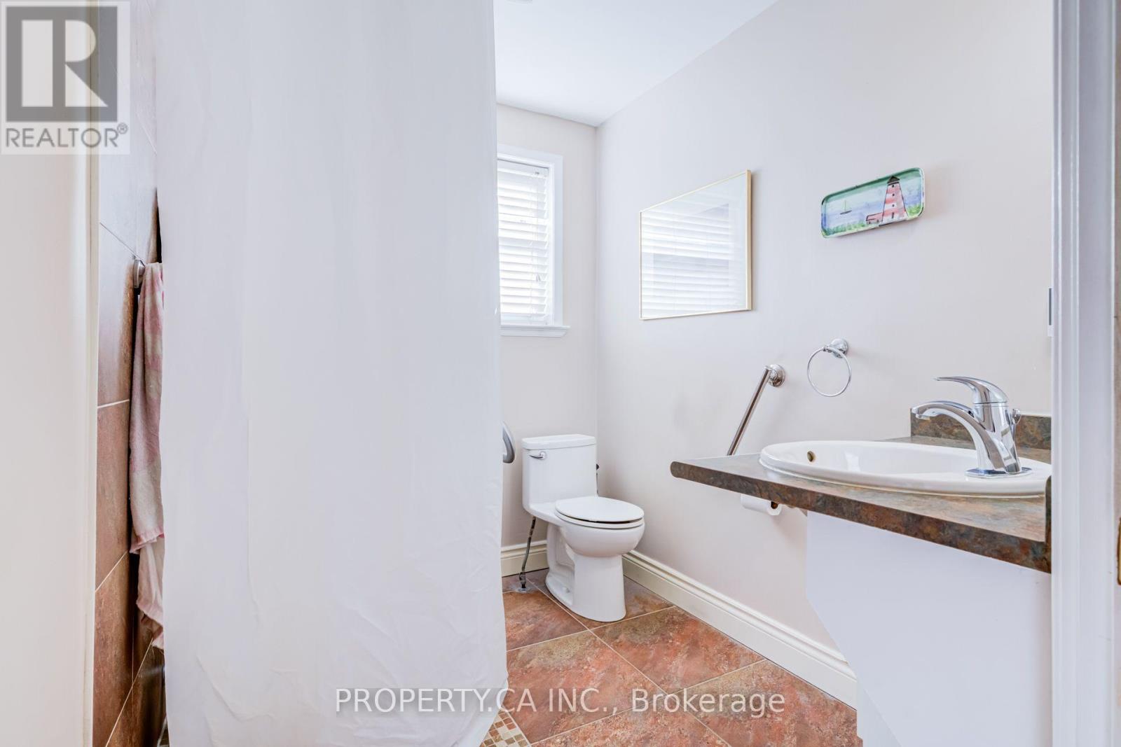 2302 Redfern Road, Burlington, Ontario  L7R 1X3 - Photo 17 - W14101360