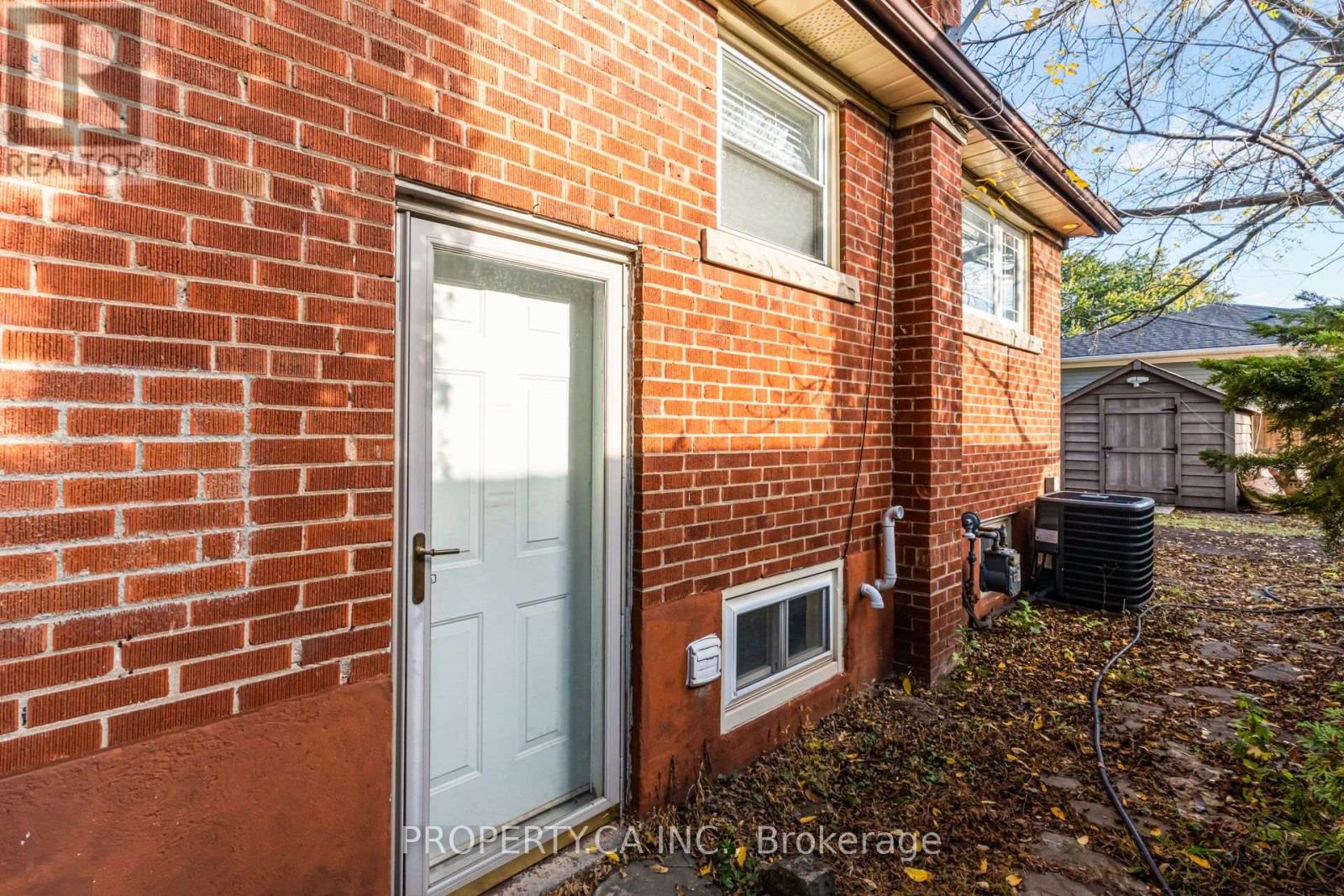 2302 Redfern Road, Burlington, Ontario  L7R 1X3 - Photo 27 - W14101360