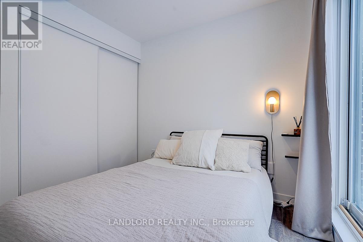 Th13 - 30 Ed Clark Gardens, Toronto, Ontario  M6N 0B5 - Photo 32 - W14101368