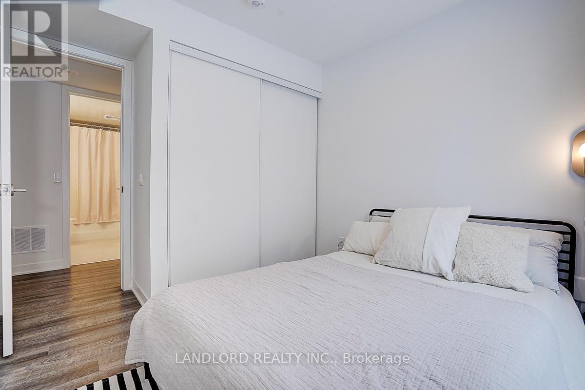 Th13 - 30 Ed Clark Gardens, Toronto, Ontario  M6N 0B5 - Photo 33 - W14101368