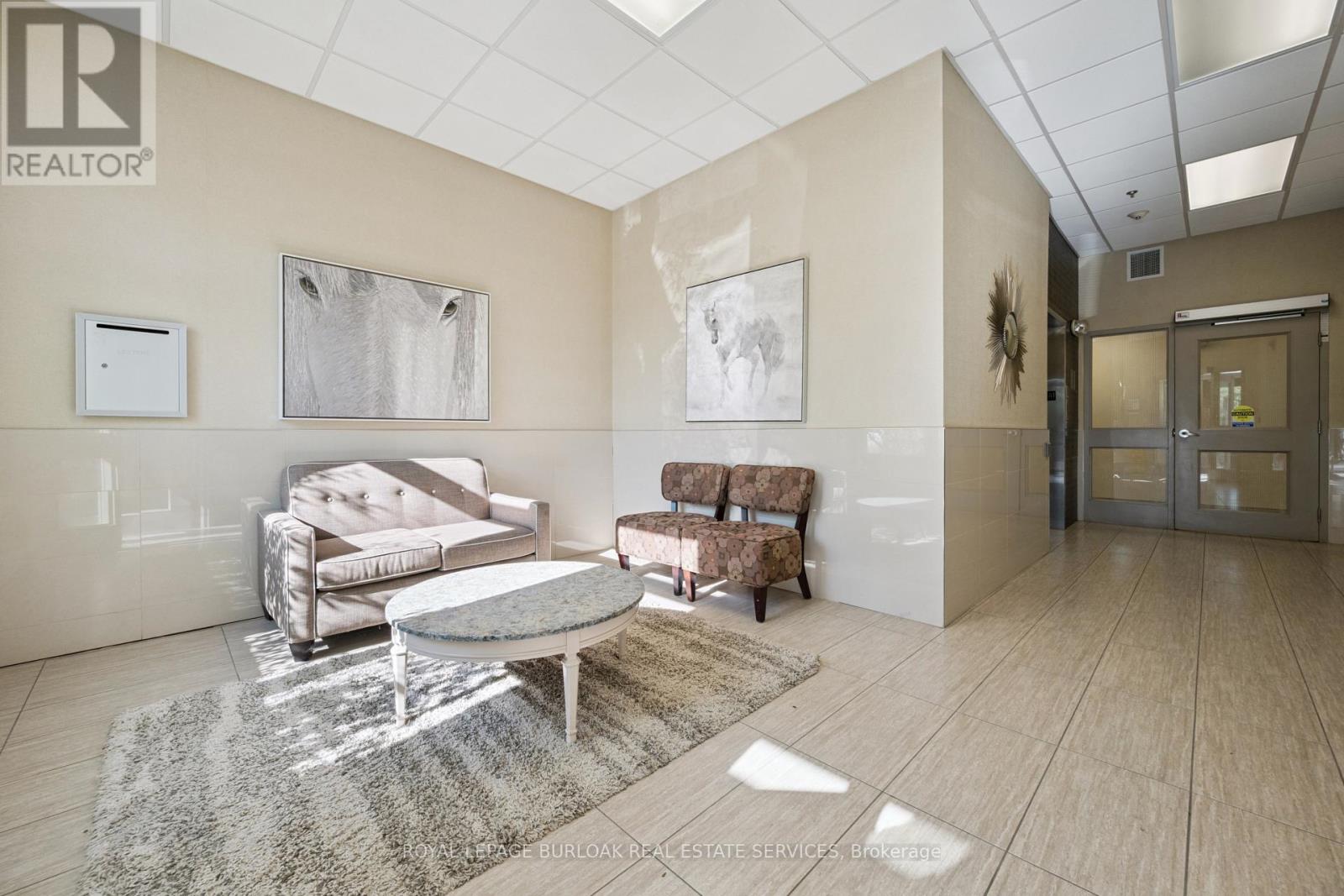 100 Bronte Street S, Milton, Ontario  L9T 1Y8 - Photo 3 - W14101526