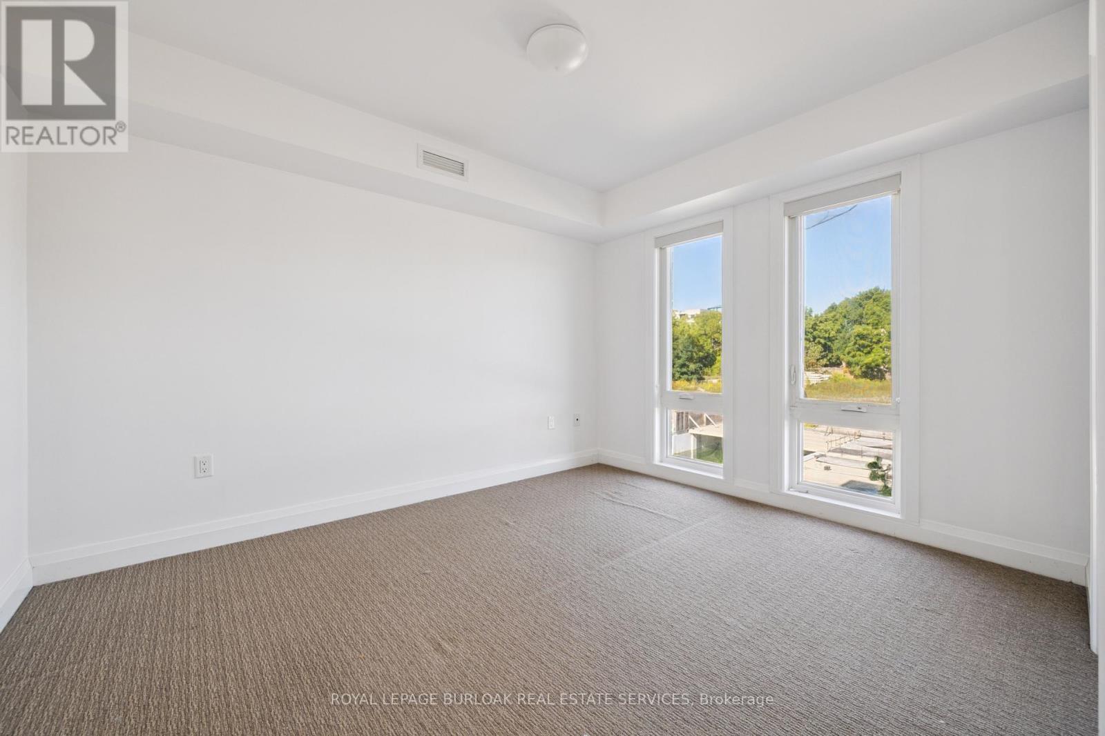 100 Bronte Street S, Milton, Ontario  L9T 1Y8 - Photo 9 - W14101526