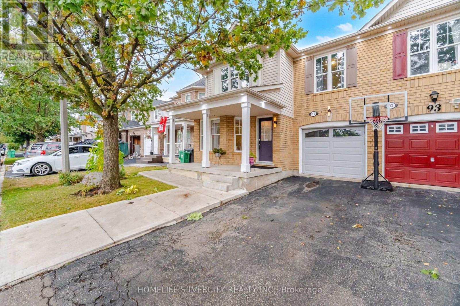 95 Sweetwood Circle, Brampton, Ontario  L7A 2S2 - Photo 2 - W14101540