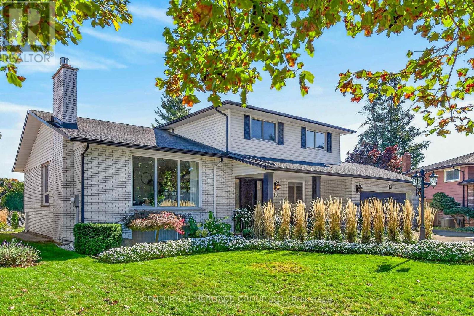 19 Meadowbrook Crescent, St. Catharines, Ontario  L2M 7G8 - Photo 3 - X14101254