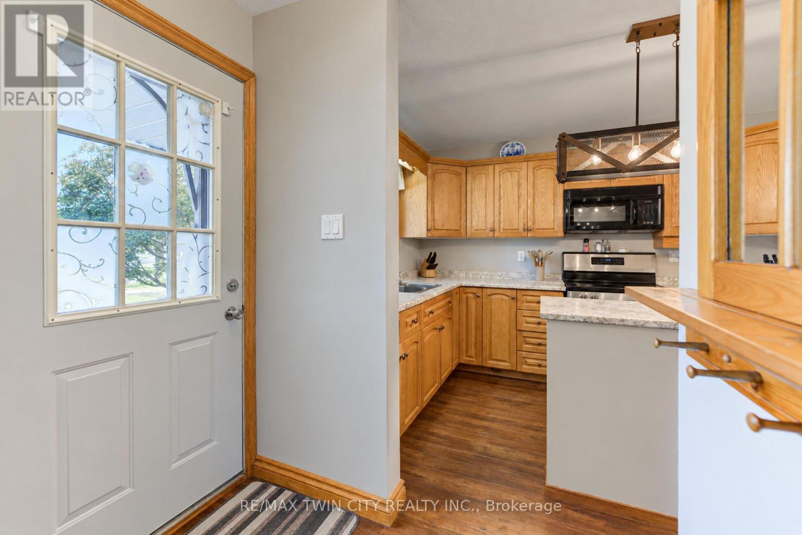 73 Belton Drive, Kitchener, Ontario  N2M 2B7 - Photo 4 - X14101340