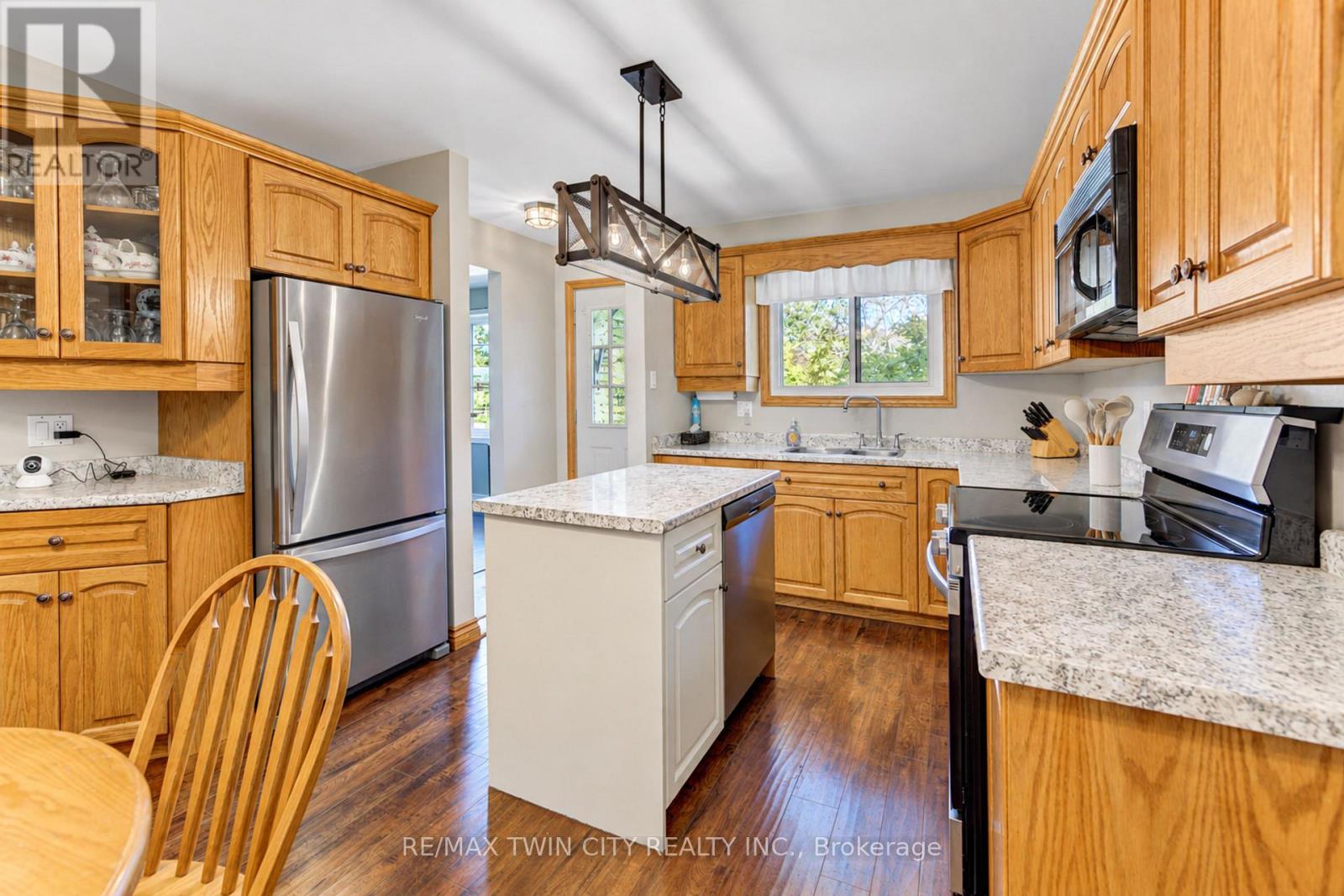 73 Belton Drive, Kitchener, Ontario  N2M 2B7 - Photo 6 - X14101340
