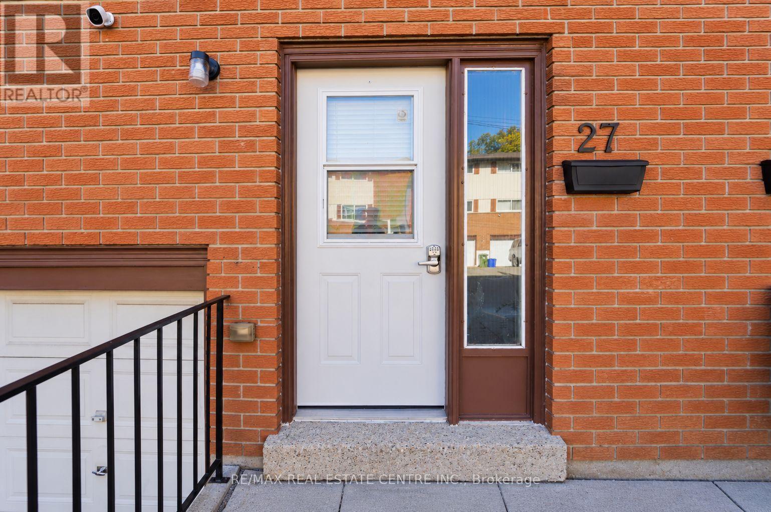 27 Woodman Drive N, Hamilton, Ontario  L8H 2M6 - Photo 3 - X14101374