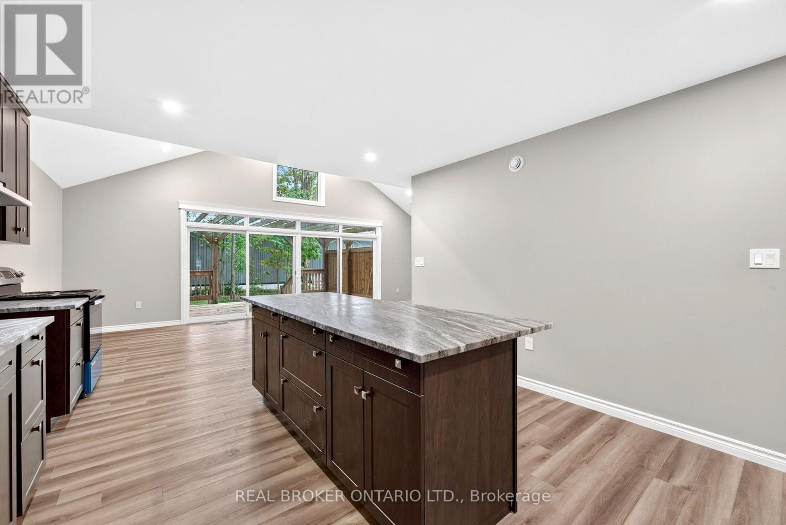 52 Queen Street, Huron East, Ontario  N0G 1H0 - Photo 14 - X14101474