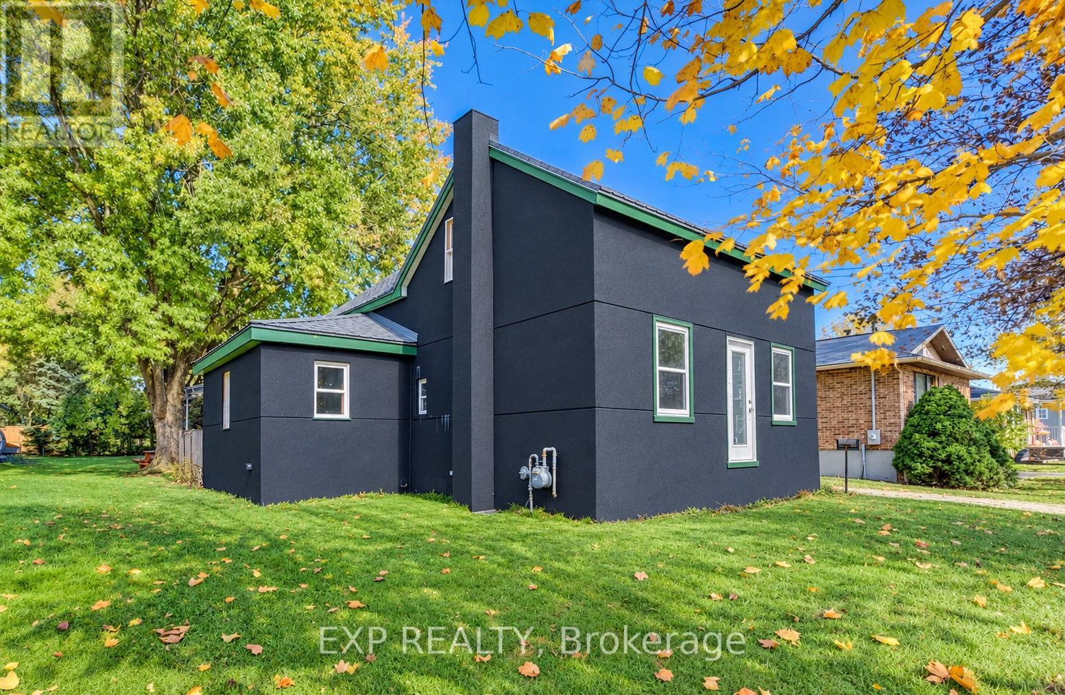 745 Binning Street W, North Perth, Ontario  N4W 1H3 - Photo 4 - X14101478