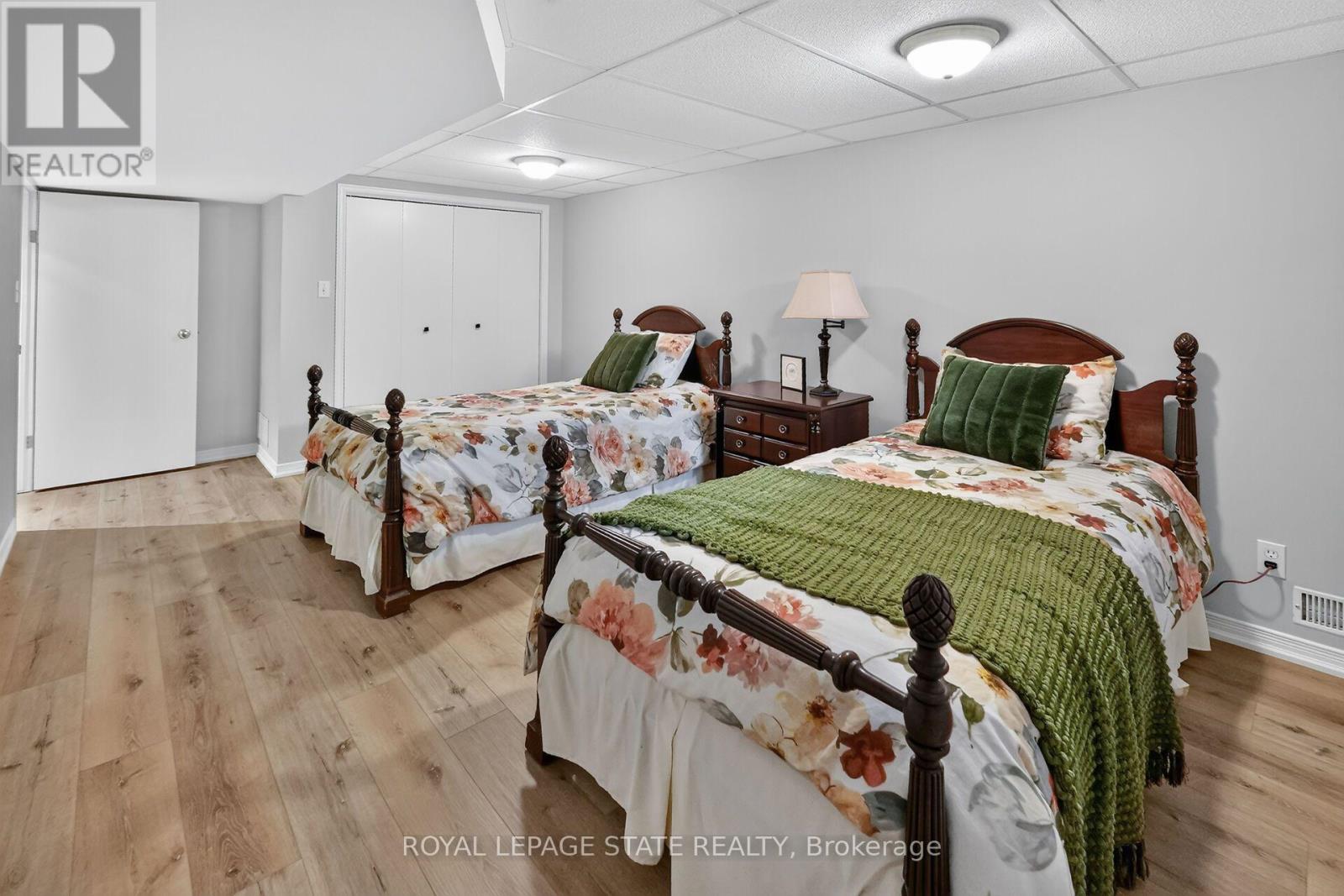 12 Baker Road N, Grimsby, Ontario  L3M 2W7 - Photo 35 - X14101570