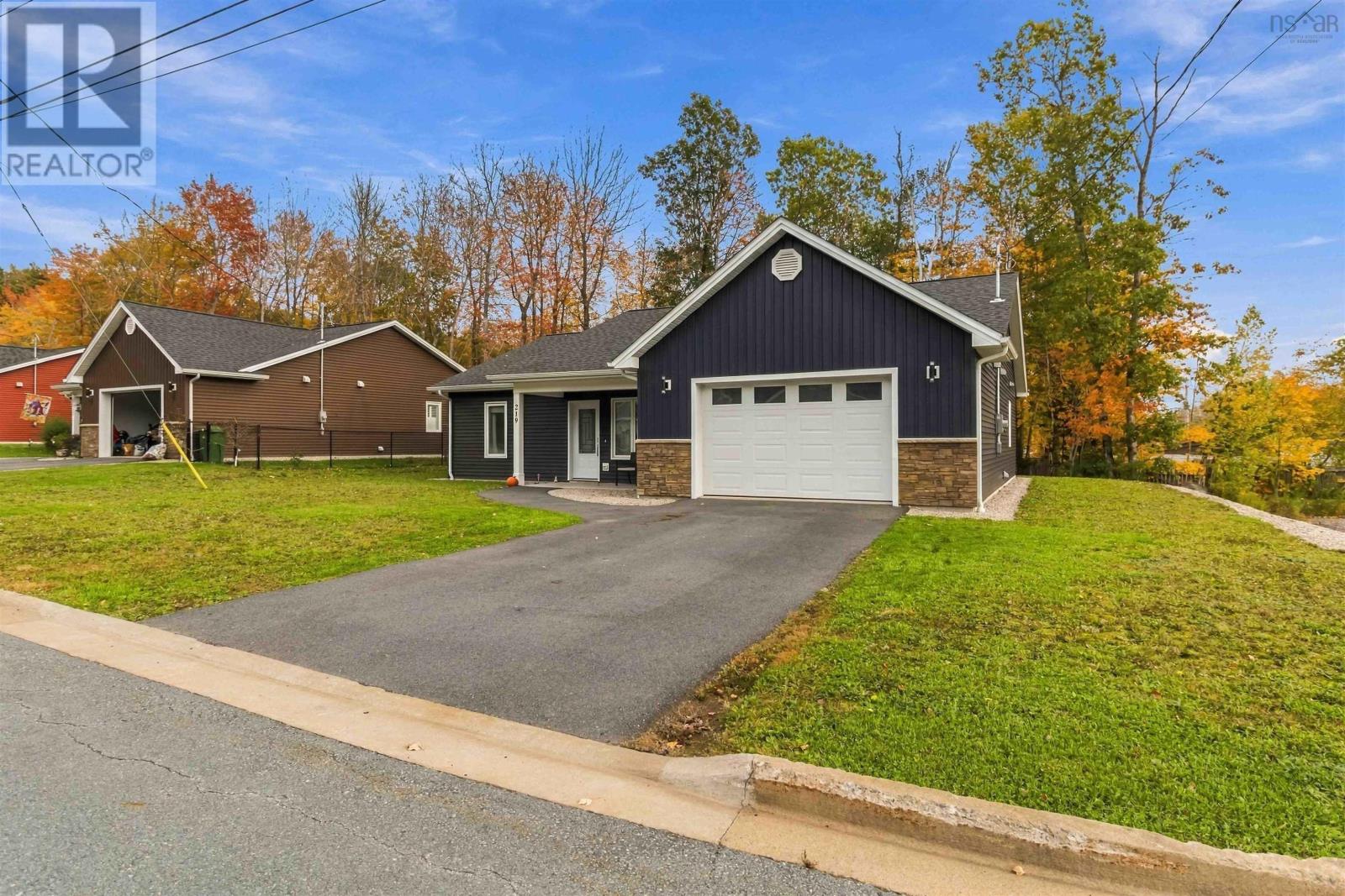 219 Winburn Avenue, Bridgewater, Nova Scotia  B4V 9A4 - Photo 2 - 202626316
