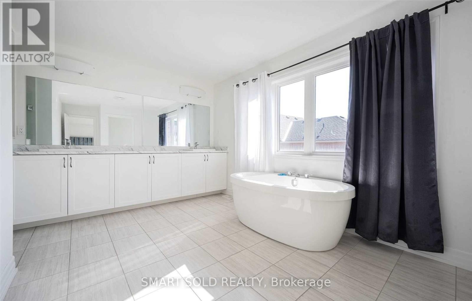 55 Charlotte Abby Drive, East Gwillimbury, Ontario  L9N 0T1 - Photo 11 - N14100920