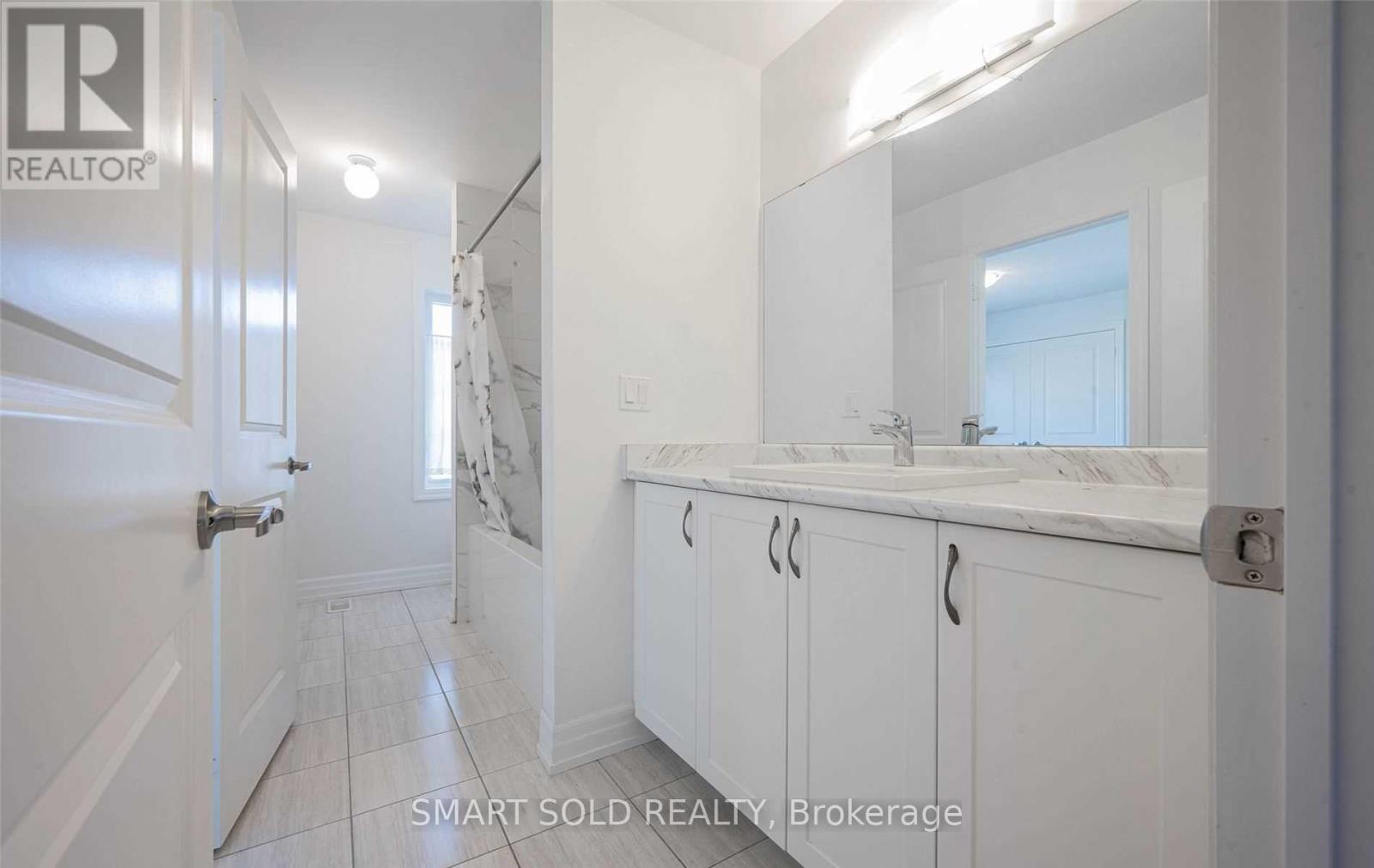 55 Charlotte Abby Drive, East Gwillimbury, Ontario  L9N 0T1 - Photo 18 - N14100920