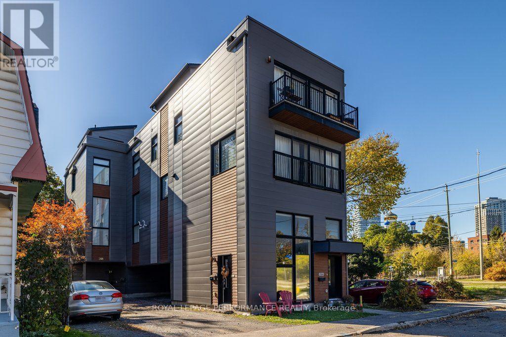 B - 206 MANCHESTER AVENUE, Ottawa, Ontario