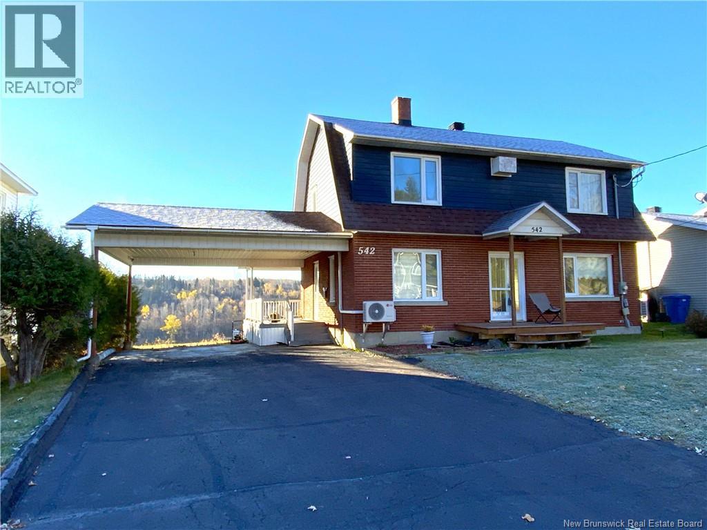 542 Saint-François Street, Edmundston, New Brunswick  E3V 1G8 - Photo 2 - NB150024