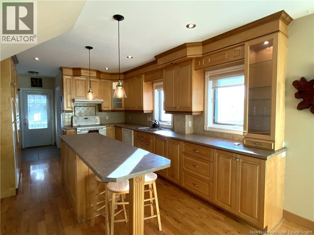 542 Saint-François Street, Edmundston, New Brunswick  E3V 1G8 - Photo 4 - NB150024