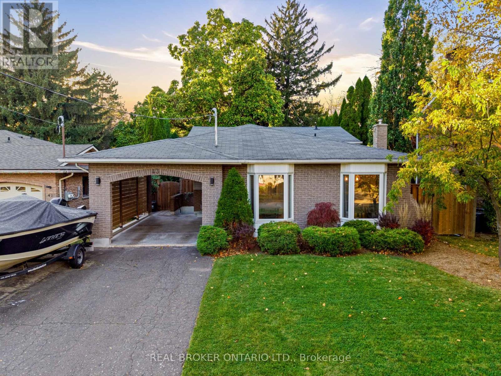 43 Shoreline Drive, St. Catharines, Ontario  L2N 3V9 - Photo 2 - X14101734