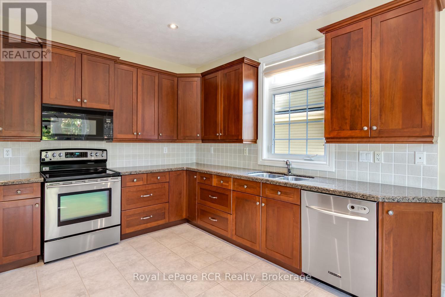 221 Emerald Dr Drive, Saugeen Shores, Ontario  N0H 2L0 - Photo 17 - X14101698