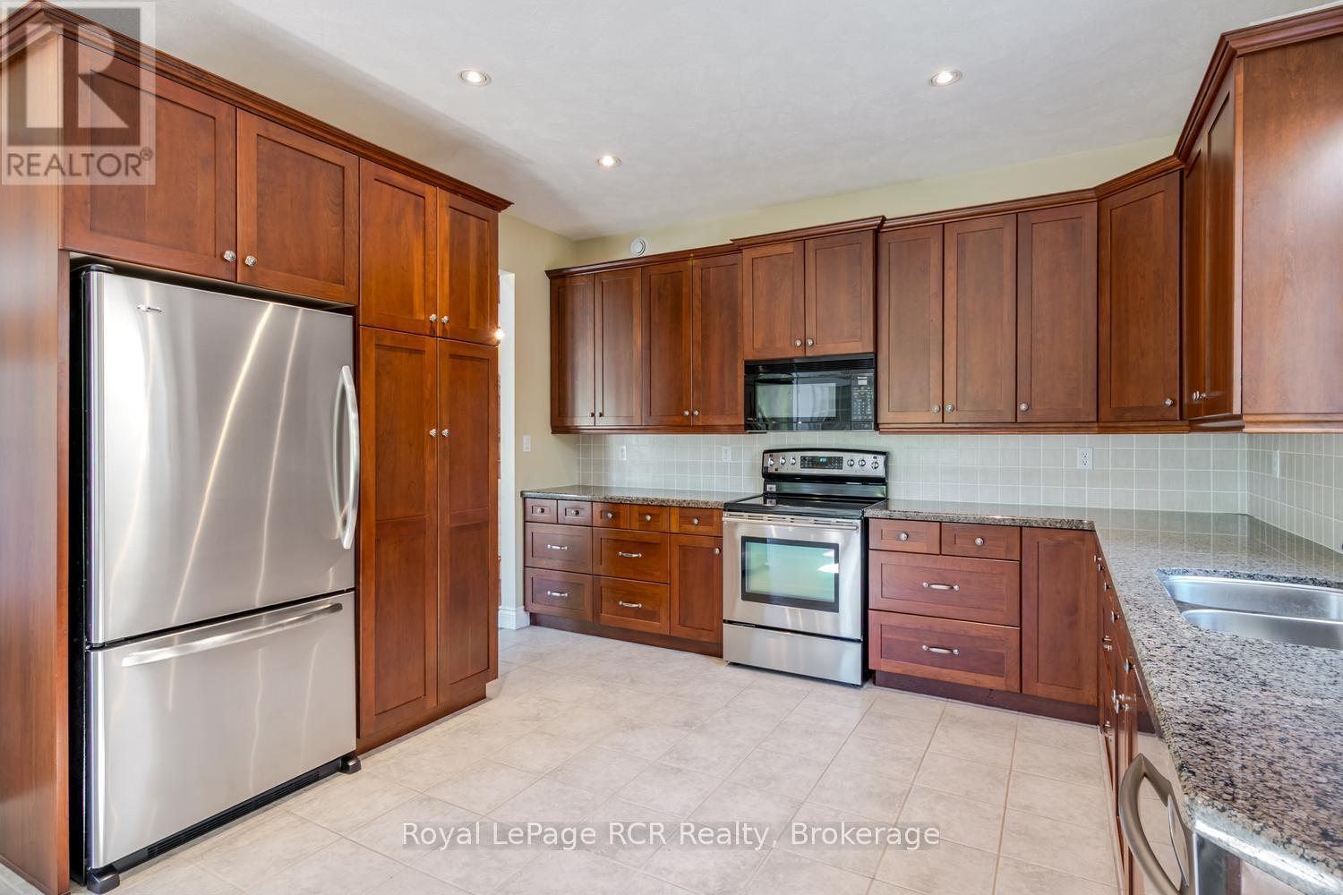 221 Emerald Dr Drive, Saugeen Shores, Ontario  N0H 2L0 - Photo 18 - X14101698