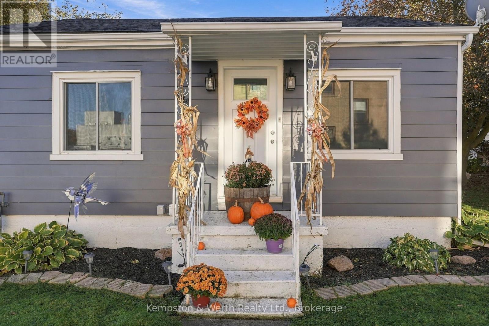334 Davidson Avenue N, North Perth, Ontario  N4W 3A6 - Photo 4 - X14101746
