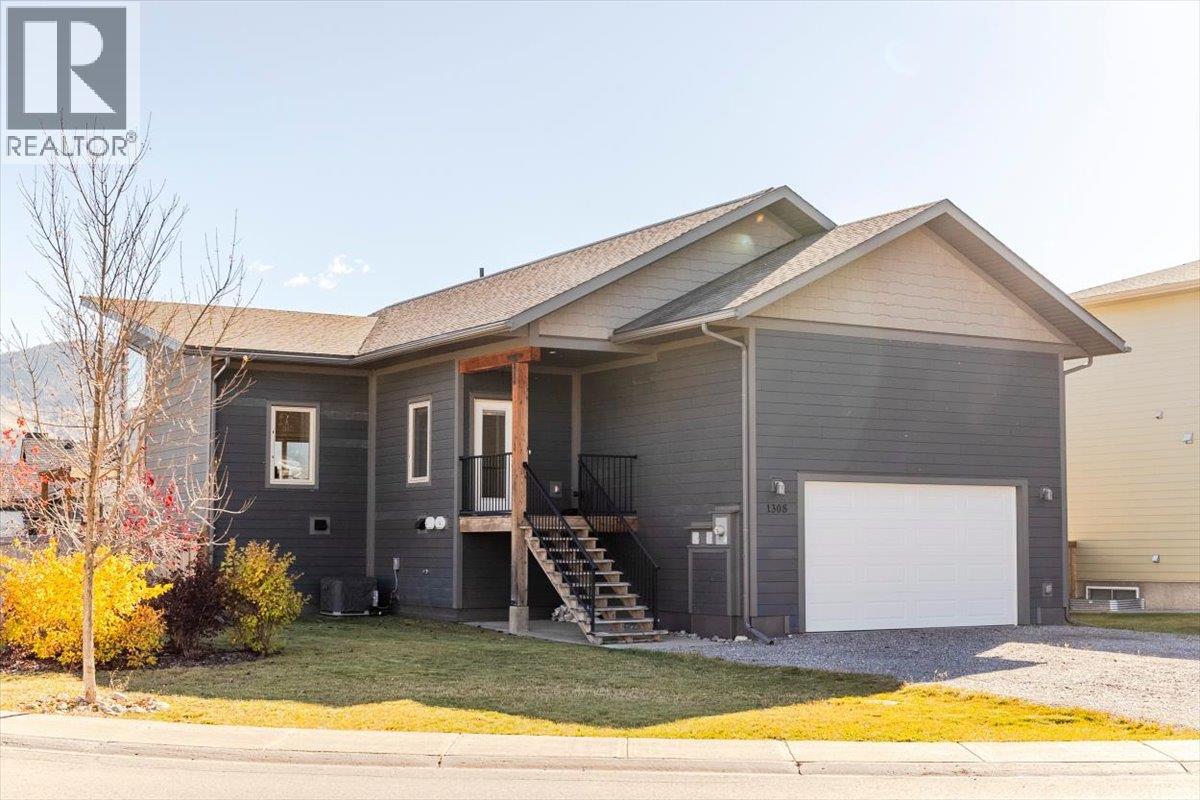 1308 Cherrywood Boulevard, Sparwood, British Columbia  V0B 2G2 - Photo 1 - 10403573