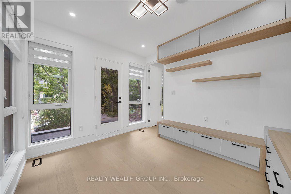 2 Kingsbury Crescent, Toronto, Ontario  M1N 1E9 - Photo 32 - E14101610