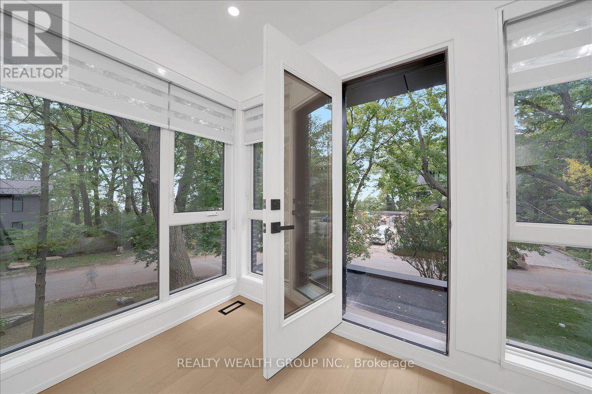 2 Kingsbury Crescent, Toronto, Ontario  M1N 1E9 - Photo 33 - E14101610