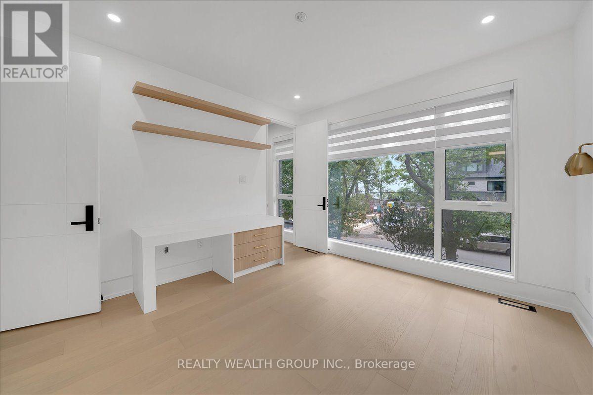 2 Kingsbury Crescent, Toronto, Ontario  M1N 1E9 - Photo 34 - E14101610