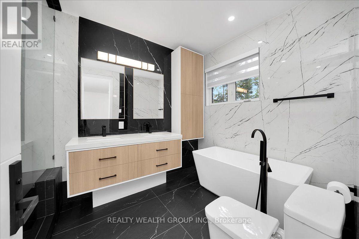 2 Kingsbury Crescent, Toronto, Ontario  M1N 1E9 - Photo 38 - E14101610