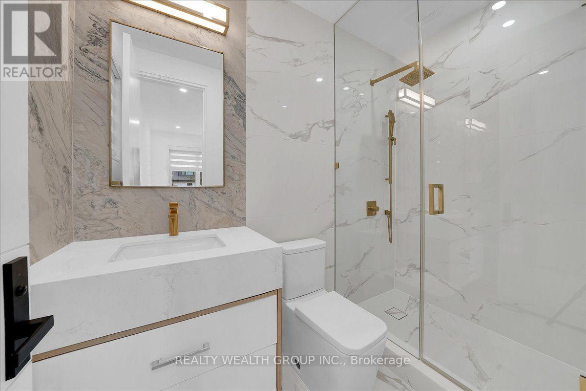 2 Kingsbury Crescent, Toronto, Ontario  M1N 1E9 - Photo 40 - E14101610
