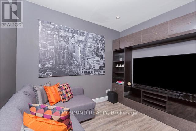 303 - 1003 Queen Street E, Toronto, Ontario  M4M 1K3 - Photo 14 - E14101728