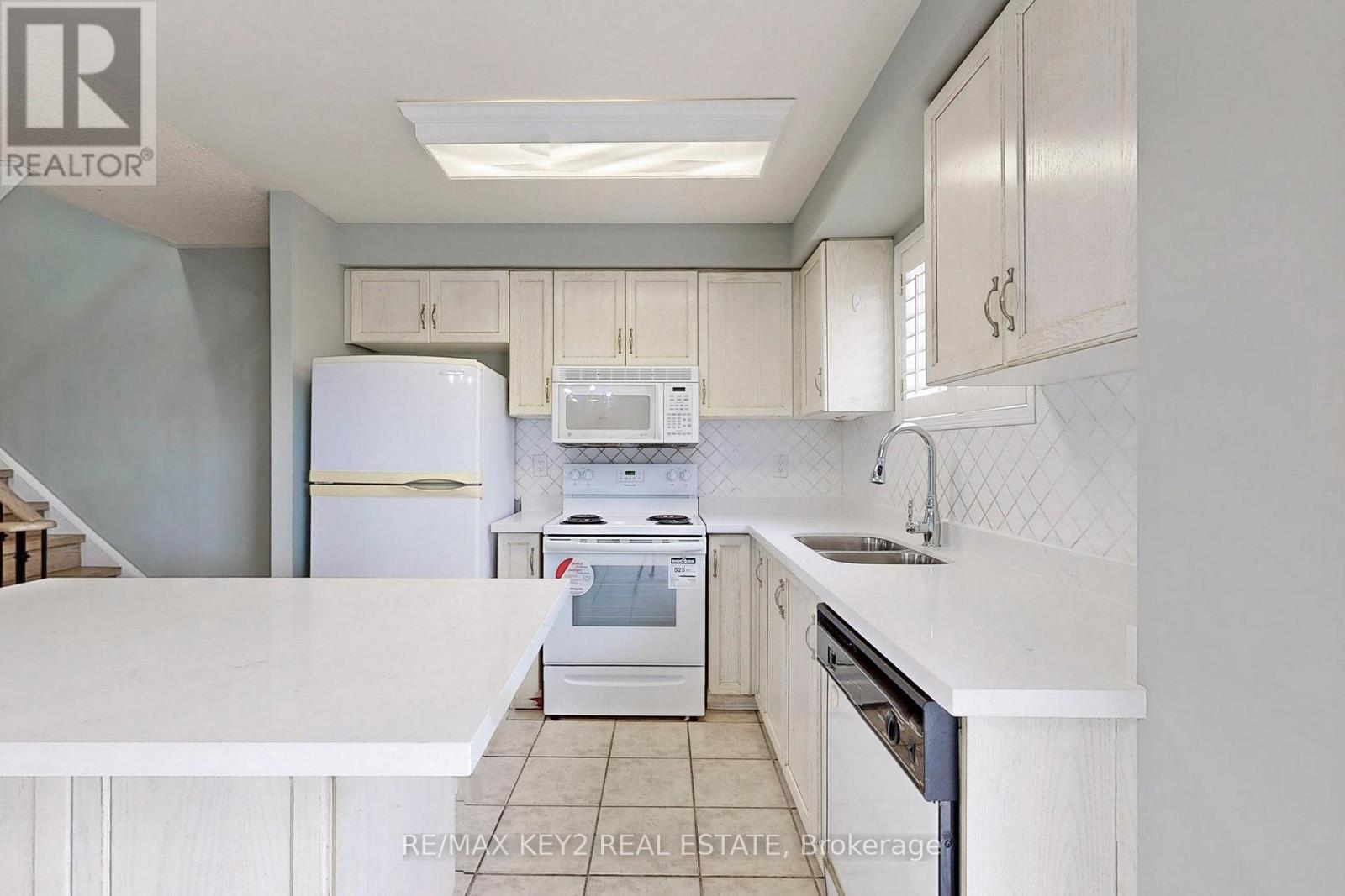 139 Kelso Crescent, Vaughan, Ontario  L6A 2K7 - Photo 3 - N14101658