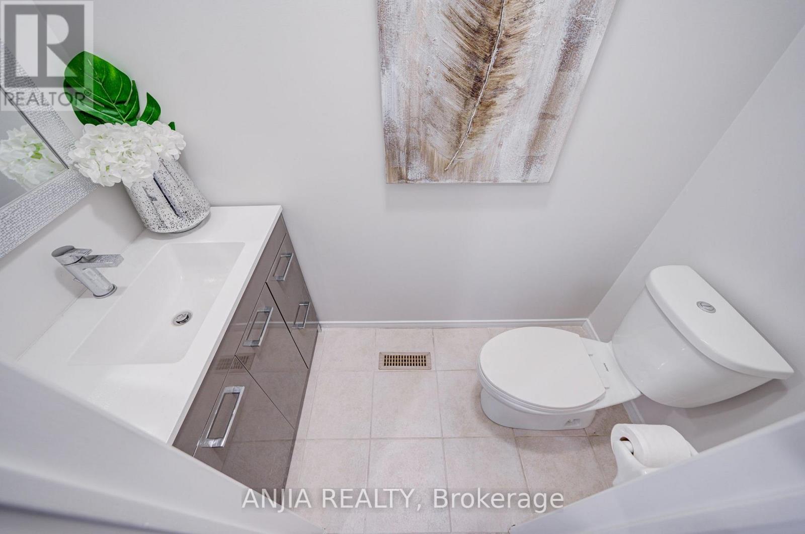 17 Charrington Crescent, Markham, Ontario  L3R 0R3 - Photo 10 - N14101682