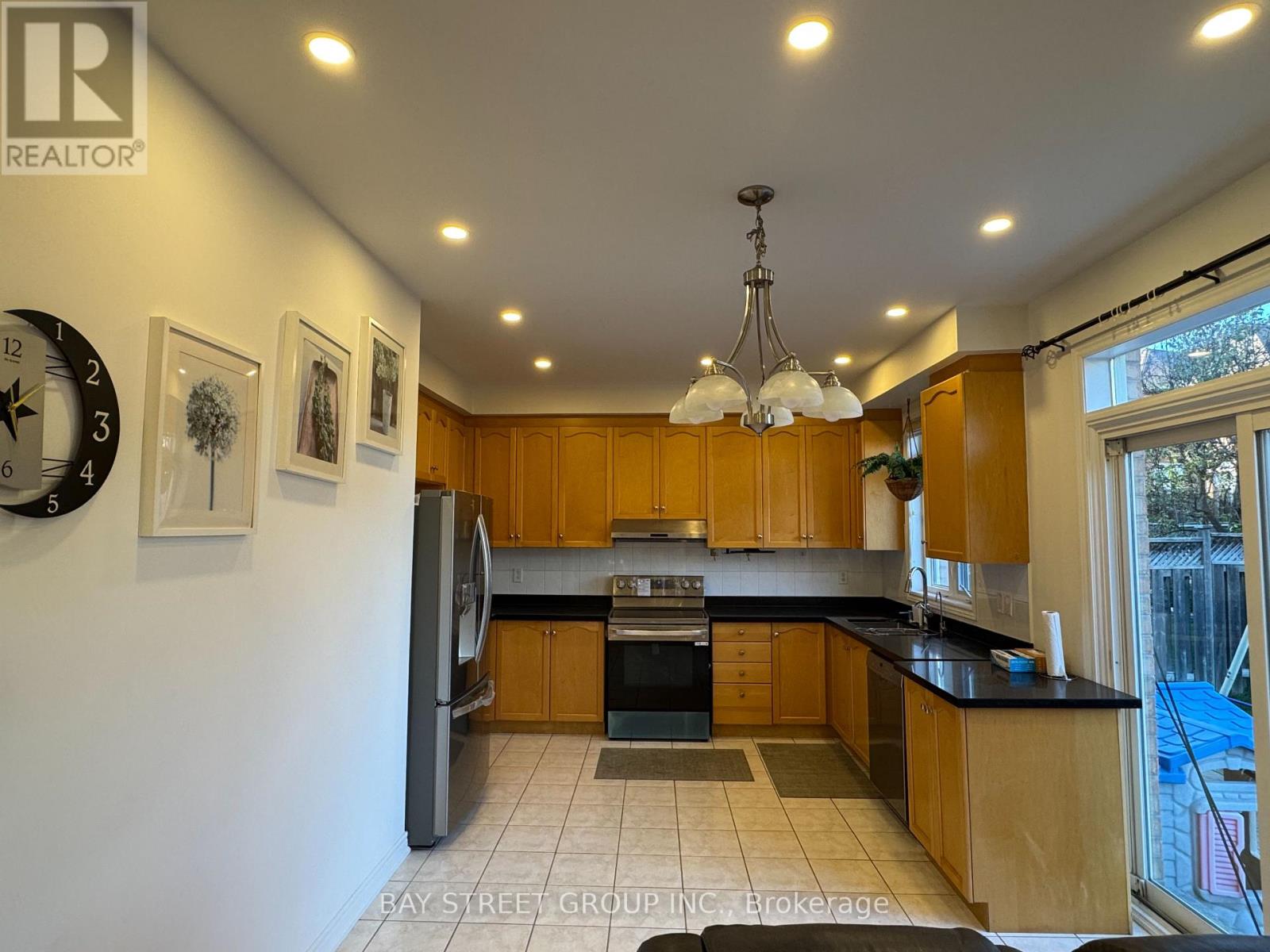 305 Shirley Drive, Richmond Hill, Ontario  L4S 2P1 - Photo 6 - N14101694