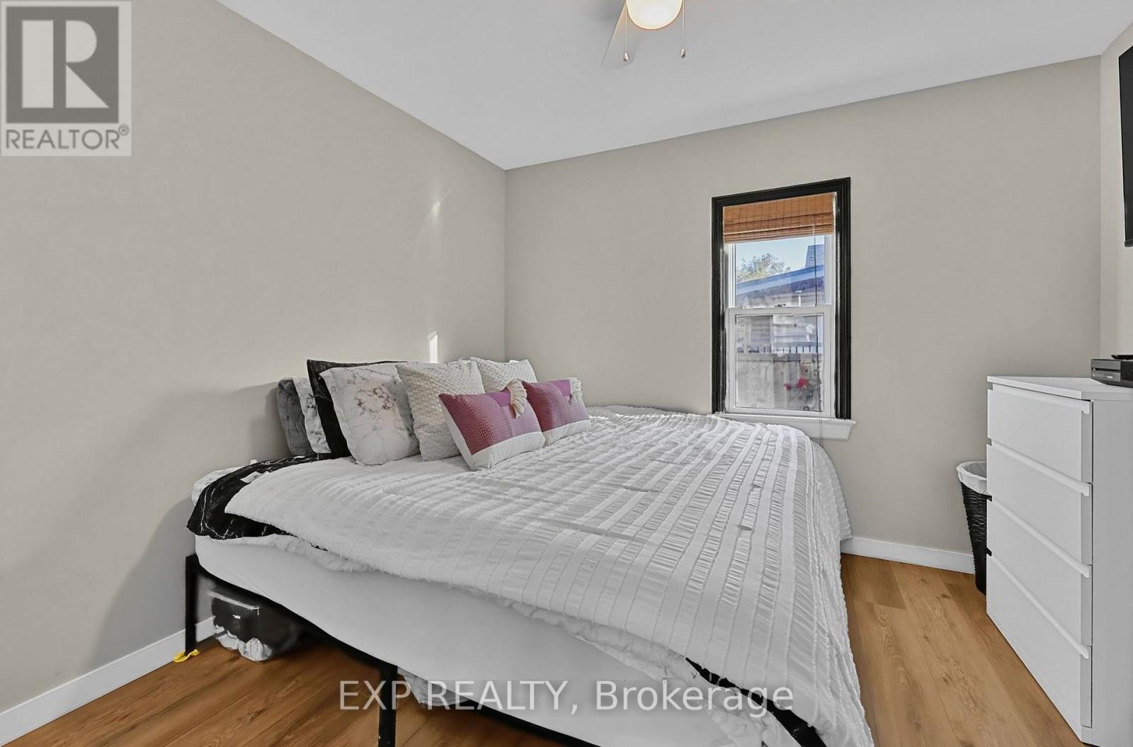 323 Bell Street, Tay, Ontario  L0K 1R0 - Photo 17 - S14101740