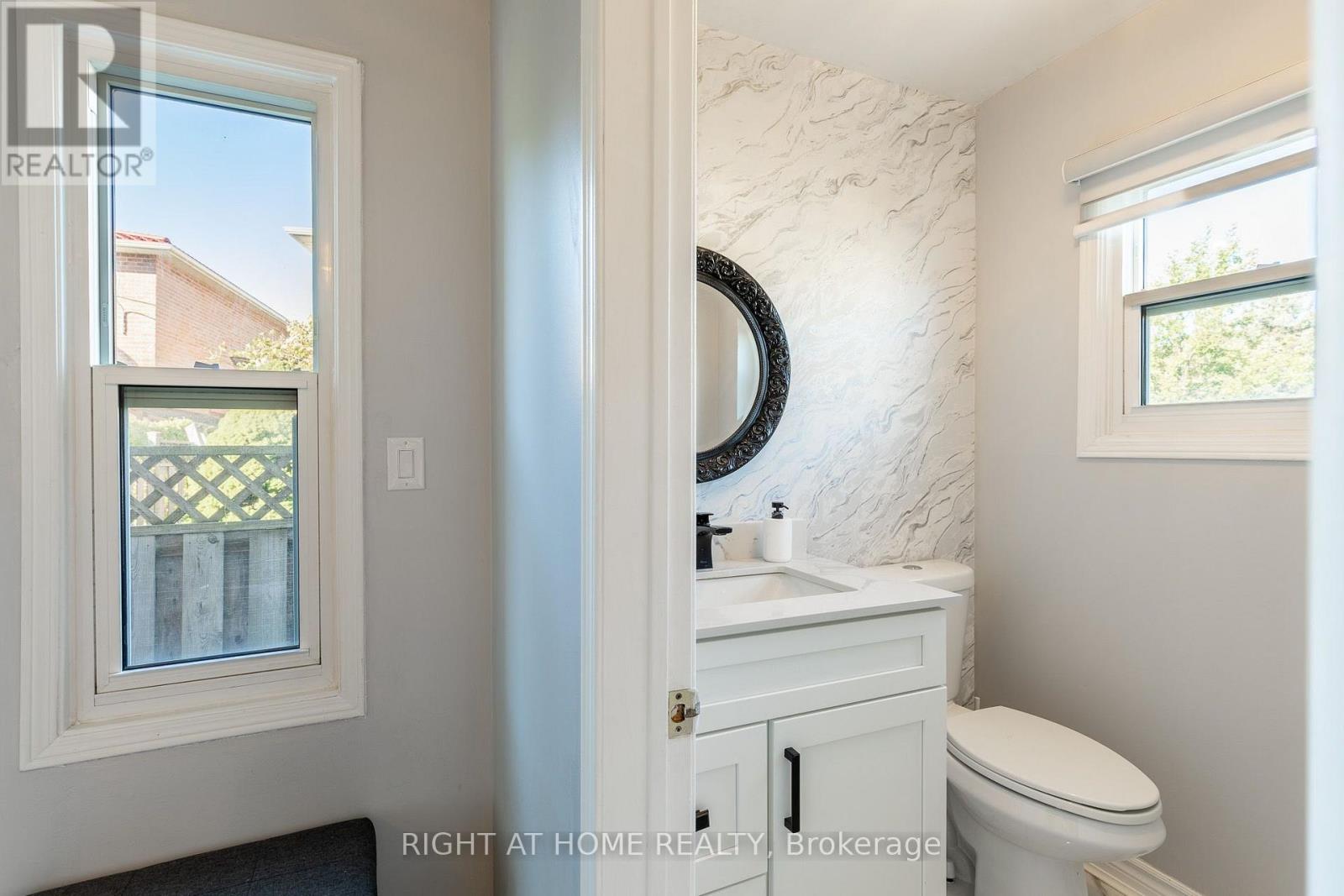 5044 Guildwood Way E, Mississauga, Ontario  L5R 2R6 - Photo 23 - W14101614