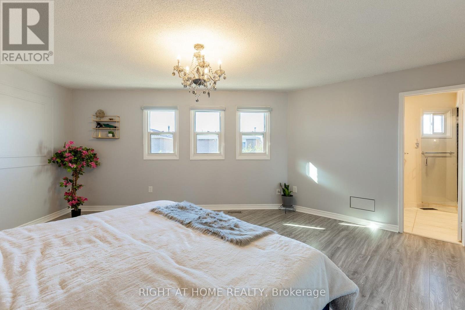 5044 Guildwood Way E, Mississauga, Ontario  L5R 2R6 - Photo 30 - W14101614