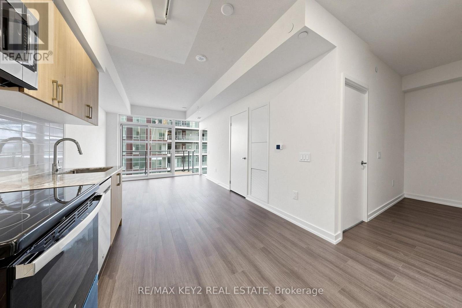 2316 - 4010 Eglinton Avenue W, Toronto, Ontario  M9A 0G5 - Photo 3 - W14101636