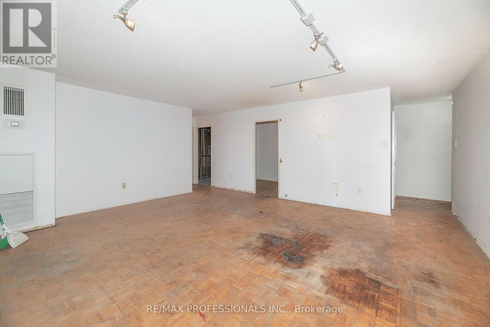 708 - 1515 Lakeshore Road, Mississauga, Ontario  L5E 3E3 - Photo 6 - W14101646
