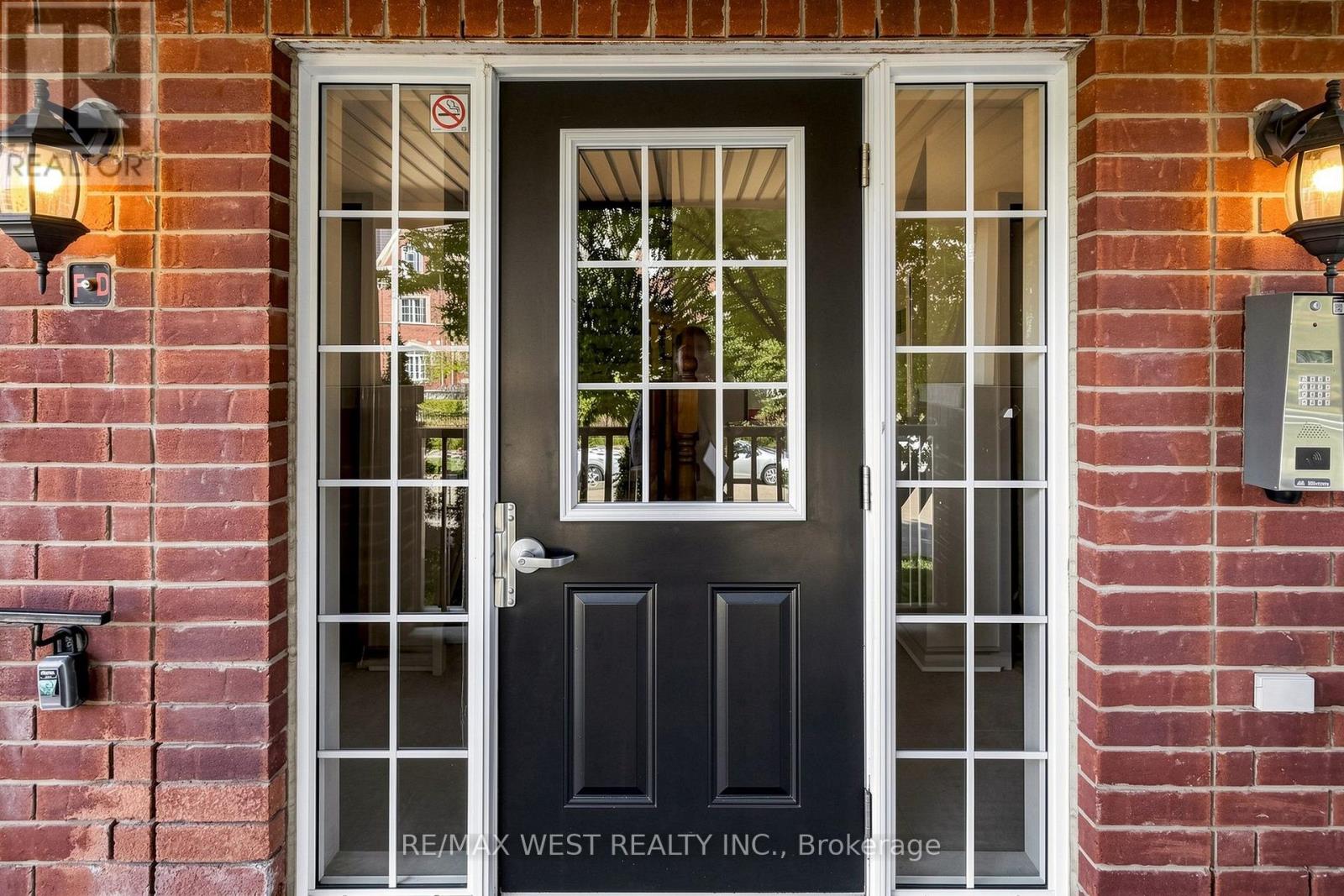 1 - 608 Shoreline Drive, Mississauga, Ontario  L5B 0A8 - Photo 4 - W14101648