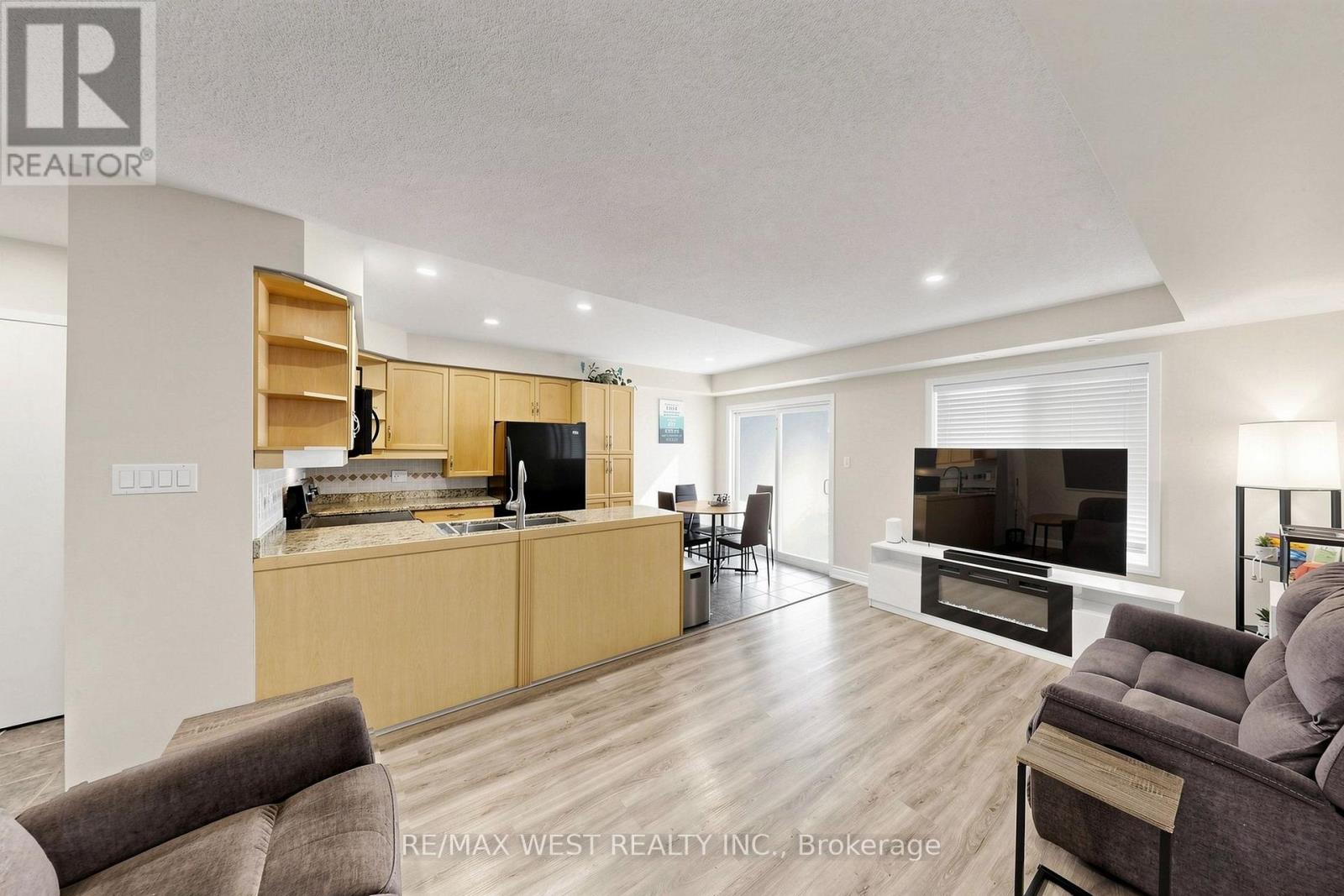 1 - 608 Shoreline Drive, Mississauga, Ontario  L5B 0A8 - Photo 6 - W14101648
