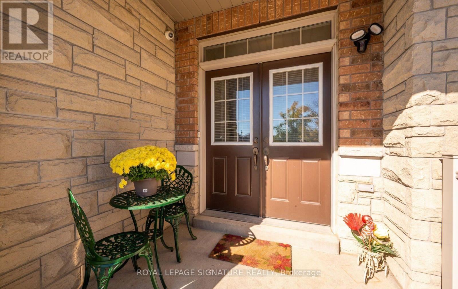 30 Franktown Drive, Brampton, Ontario  L6P 3N3 - Photo 3 - W14101750